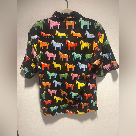 Dress shirt size small - Picture 3 of 3